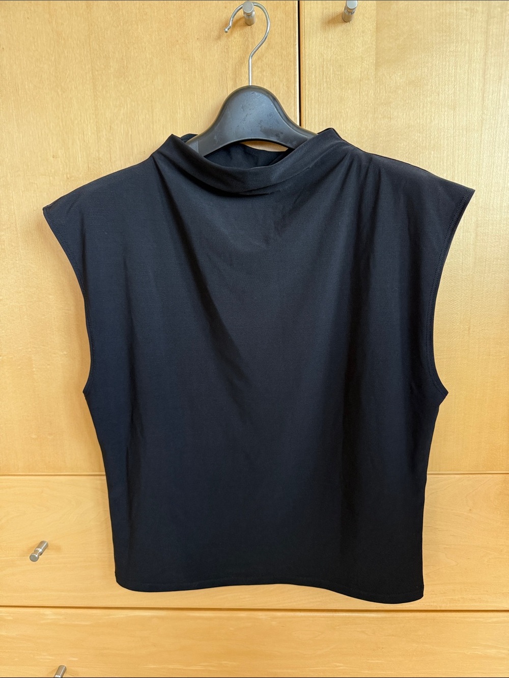 Aritzia Wilfred Black Sleeveless Mock Neck Tank Large EUC